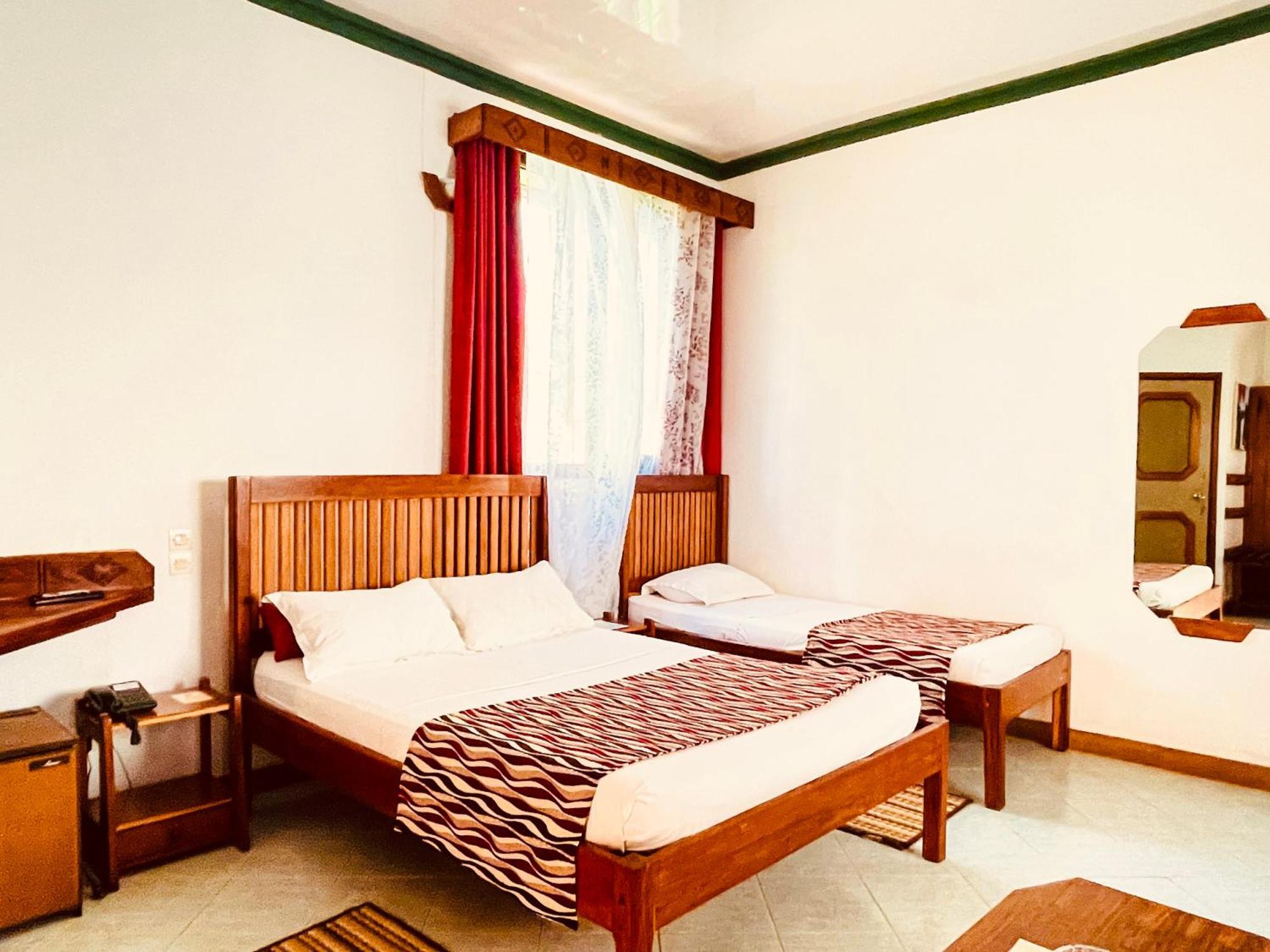 Le Nouvel Eden Hotel โตเลียรา ภายนอก รูปภาพ